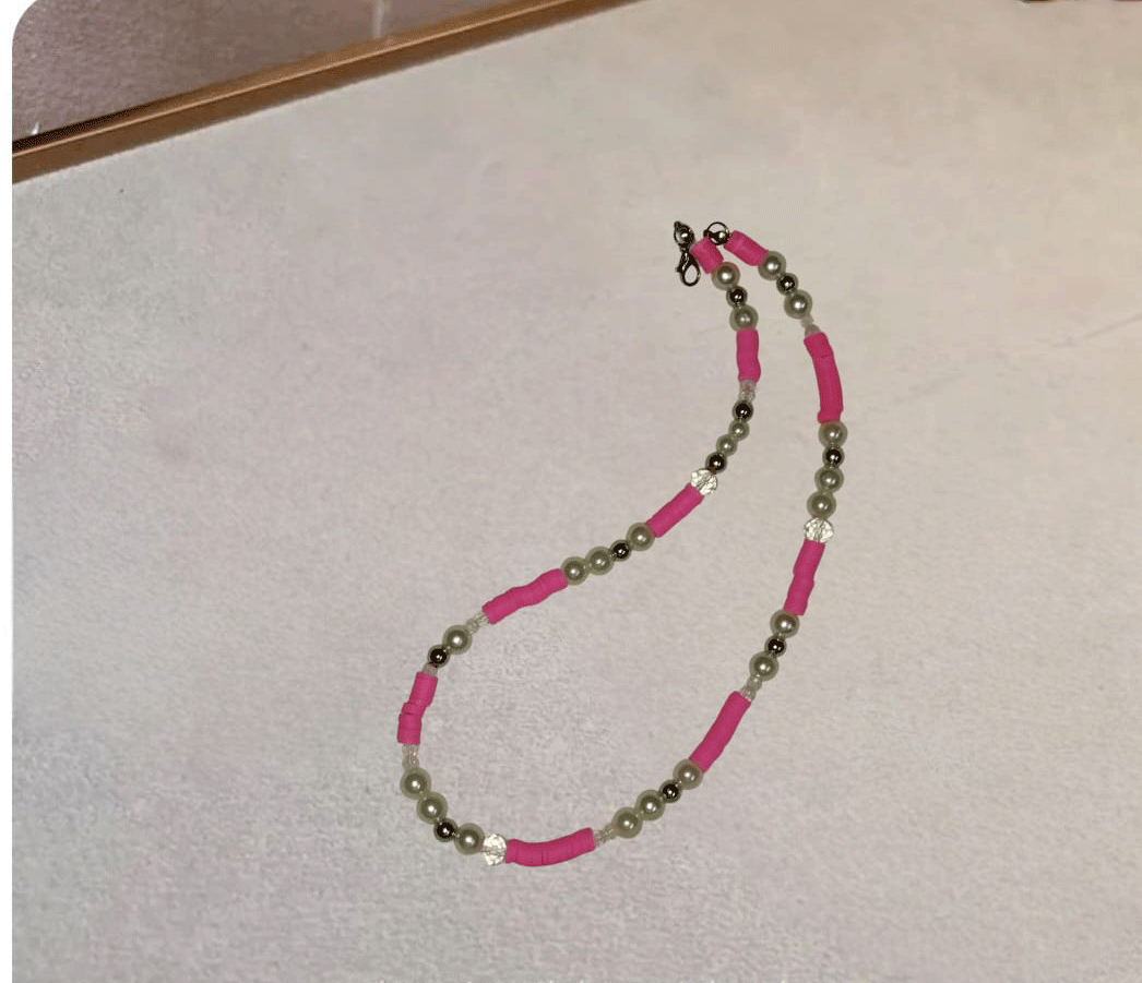 عقد بساطة الفوشيا والرمادي